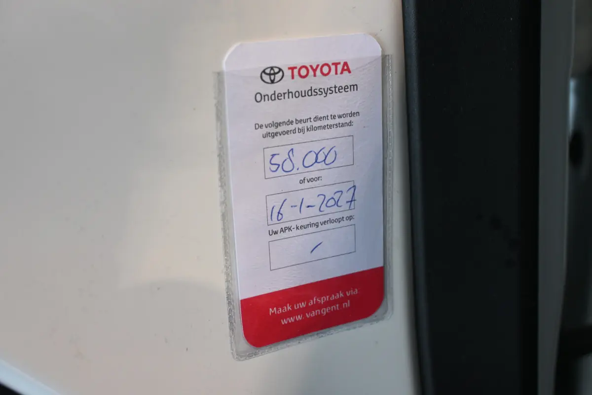 1.0 VVT-i X-Sport Automaat Airco Camera Lichtmetaal Elektrisch pakket 100% Onderhouden! Inruil Mogelijk!