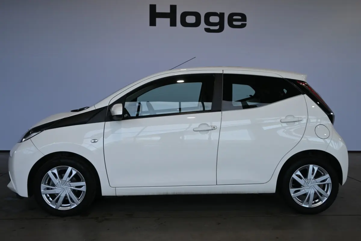 1.0 VVT-i X-Sport Automaat Airco Camera Lichtmetaal Elektrisch pakket 100% Onderhouden! Inruil Mogelijk!