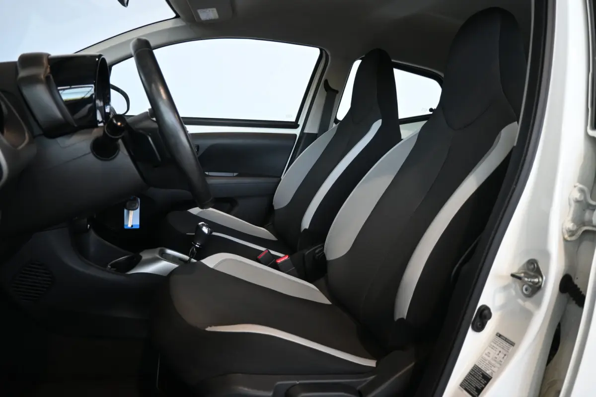 1.0 VVT-i X-Sport Automaat Airco Camera Lichtmetaal Elektrisch pakket 100% Onderhouden! Inruil Mogelijk!
