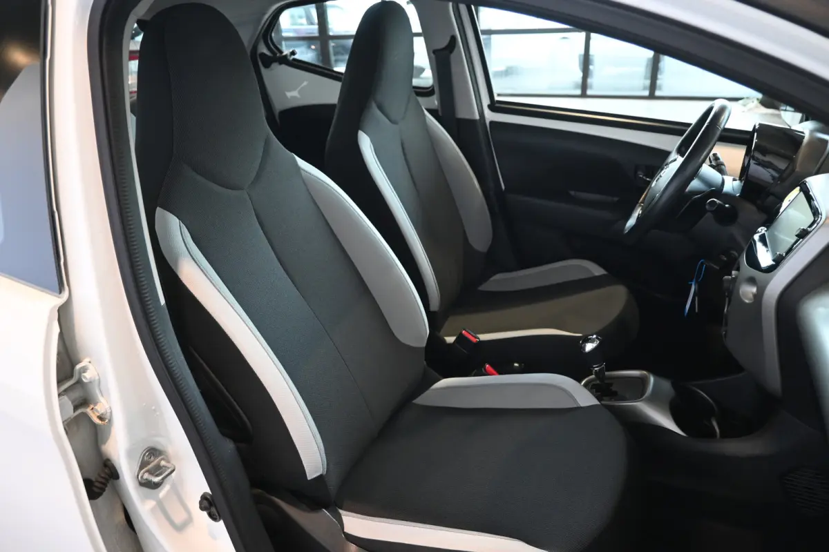 1.0 VVT-i X-Sport Automaat Airco Camera Lichtmetaal Elektrisch pakket 100% Onderhouden! Inruil Mogelijk!
