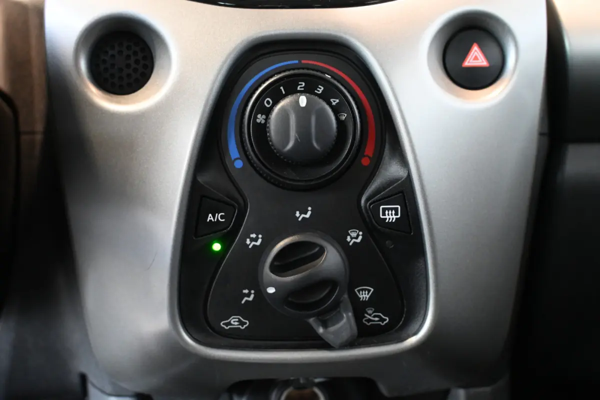 1.0 VVT-i X-Sport Automaat Airco Camera Lichtmetaal Elektrisch pakket 100% Onderhouden! Inruil Mogelijk!