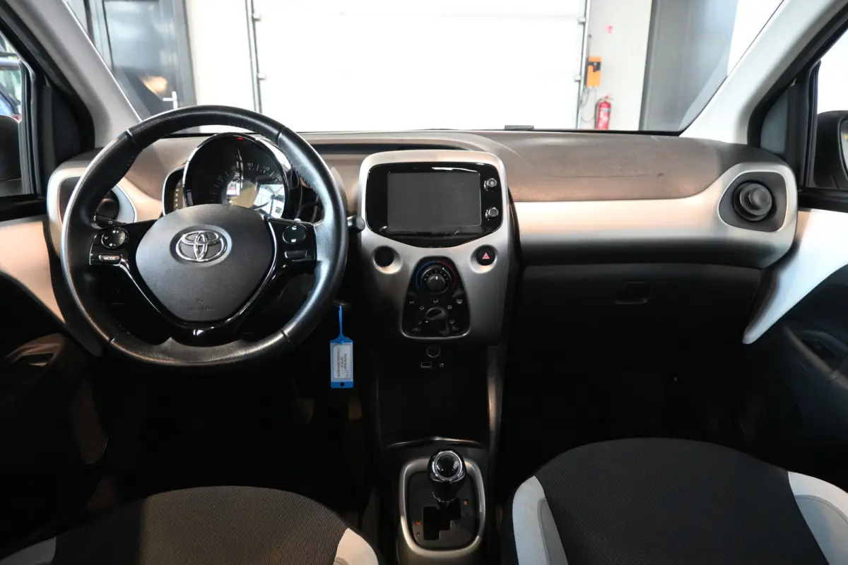 1.0 VVT-i X-Sport Automaat Airco Camera Lichtmetaal Elektrisch pakket 100% Onderhouden! Inruil Mogelijk!