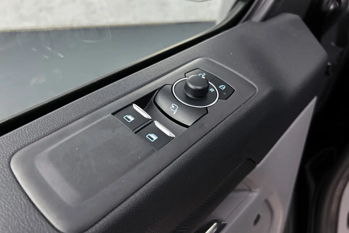 340 L2 71KWh Sport | 2x schuifdeur | 3-zitplaatsen | Stoelverwarming