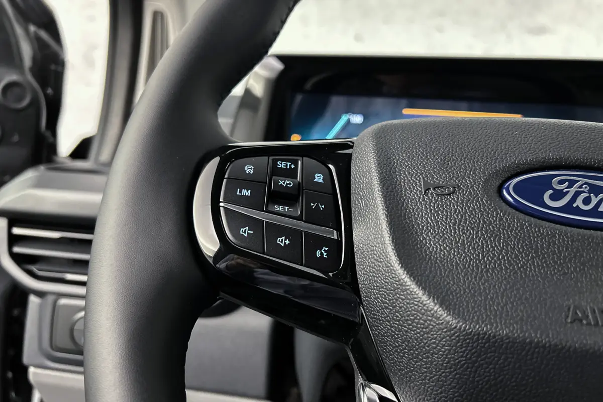 340 L2 71KWh Sport | 2x schuifdeur | 3-zitplaatsen | Stoelverwarming