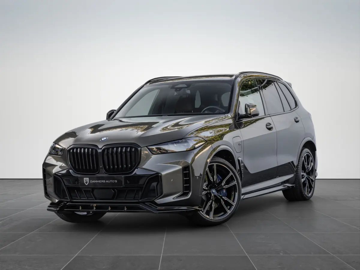 xDrive50e Launch Edition M-Sport Pro Bowers & Wilkins Sky Lounge Massage