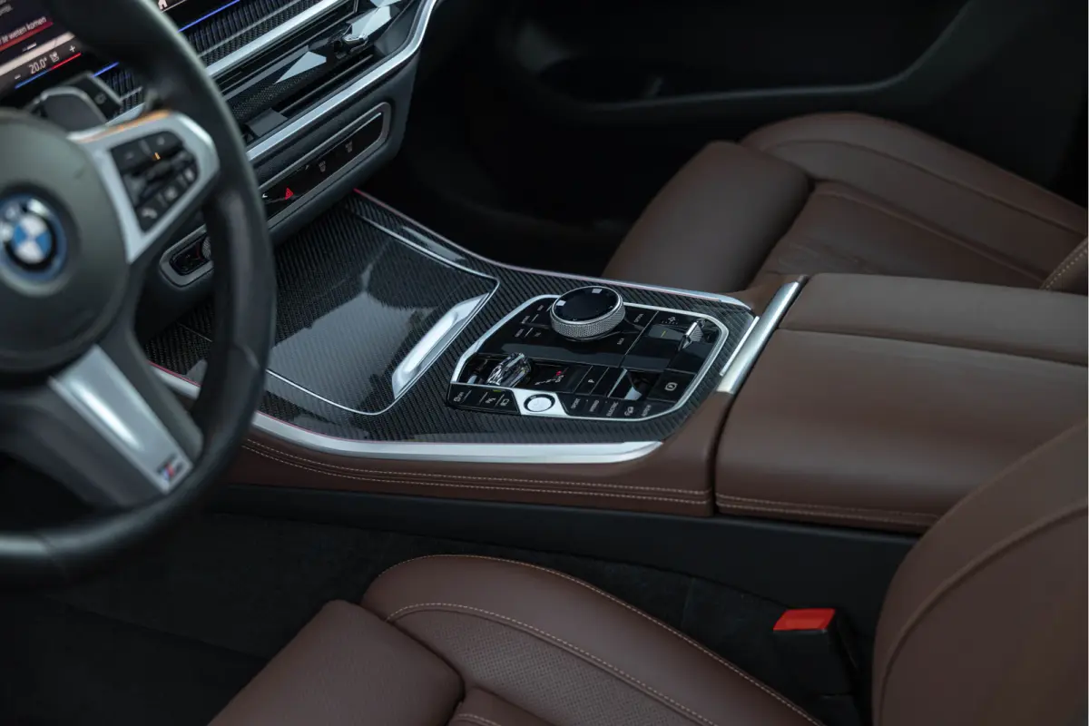 xDrive50e Launch Edition M-Sport Pro Bowers & Wilkins Sky Lounge Massage