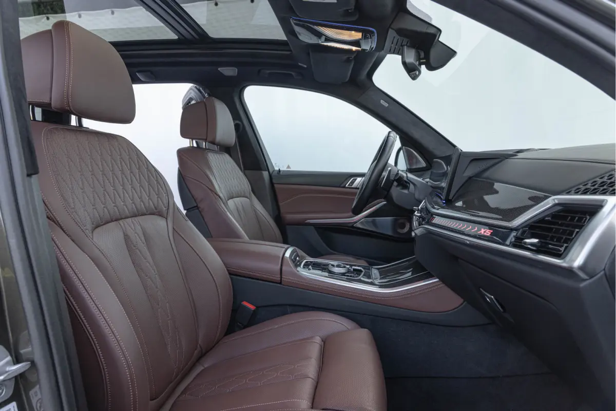 xDrive50e Launch Edition M-Sport Pro Bowers & Wilkins Sky Lounge Massage