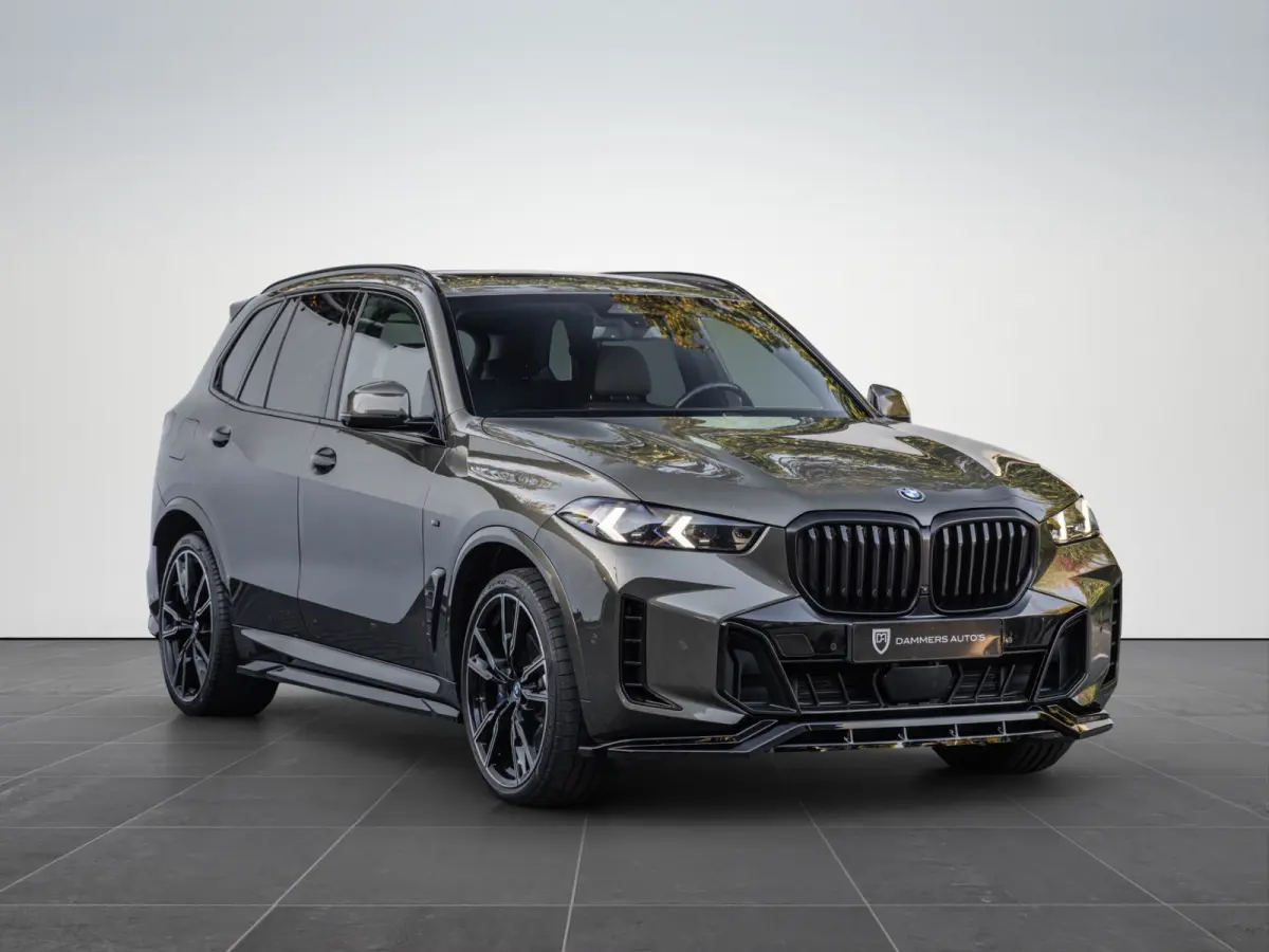 xDrive50e Launch Edition M-Sport Pro Bowers & Wilkins Sky Lounge Massage