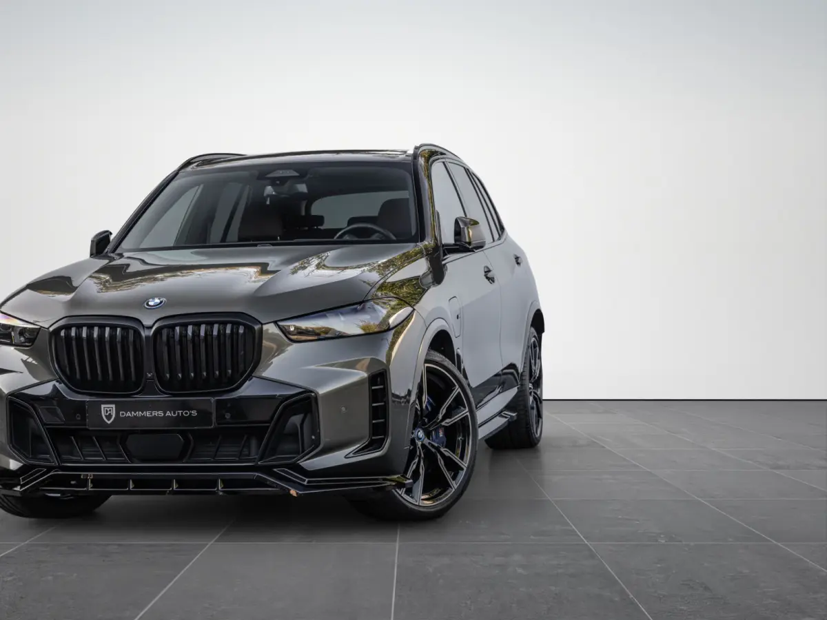 xDrive50e Launch Edition M-Sport Pro Bowers & Wilkins Sky Lounge Massage