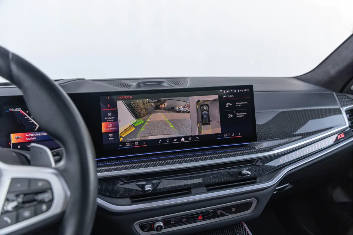 xDrive50e Launch Edition M-Sport Pro Bowers & Wilkins Sky Lounge Massage