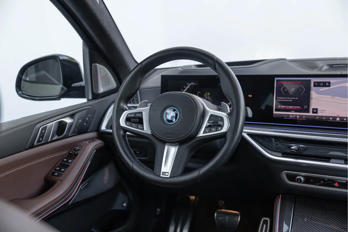 xDrive50e Launch Edition M-Sport Pro Bowers & Wilkins Sky Lounge Massage