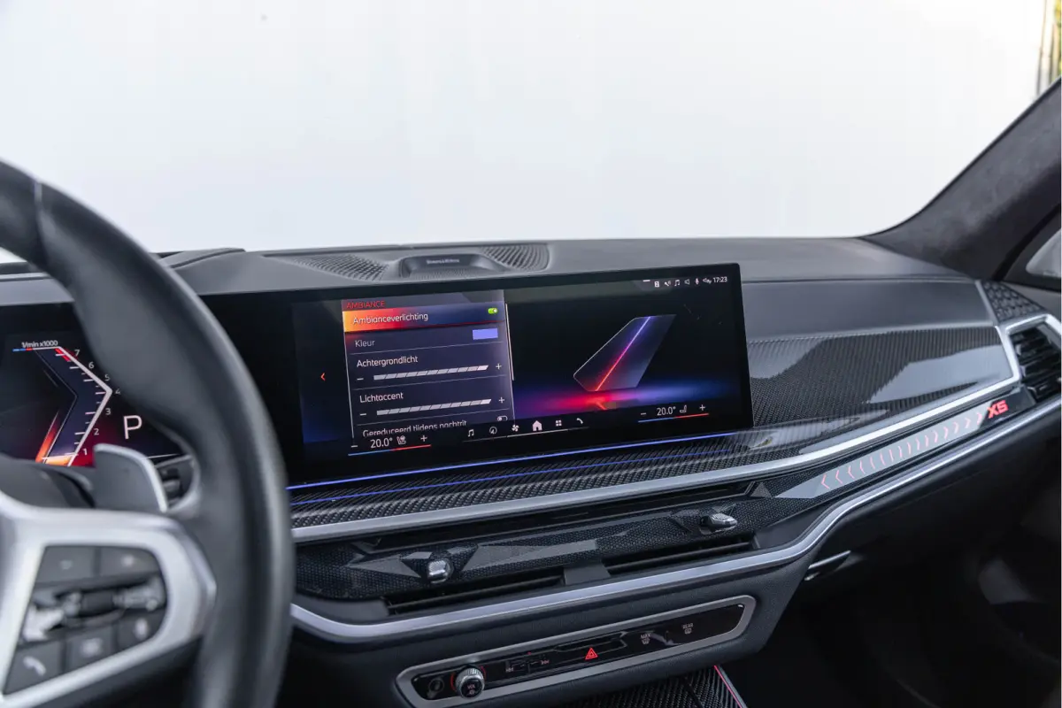 xDrive50e Launch Edition M-Sport Pro Bowers & Wilkins Sky Lounge Massage