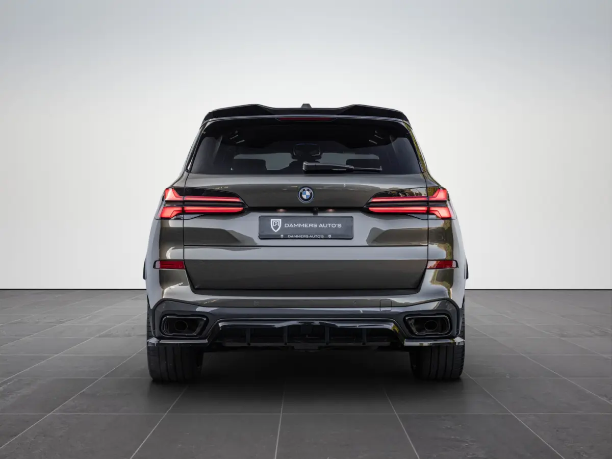 xDrive50e Launch Edition M-Sport Pro Bowers & Wilkins Sky Lounge Massage