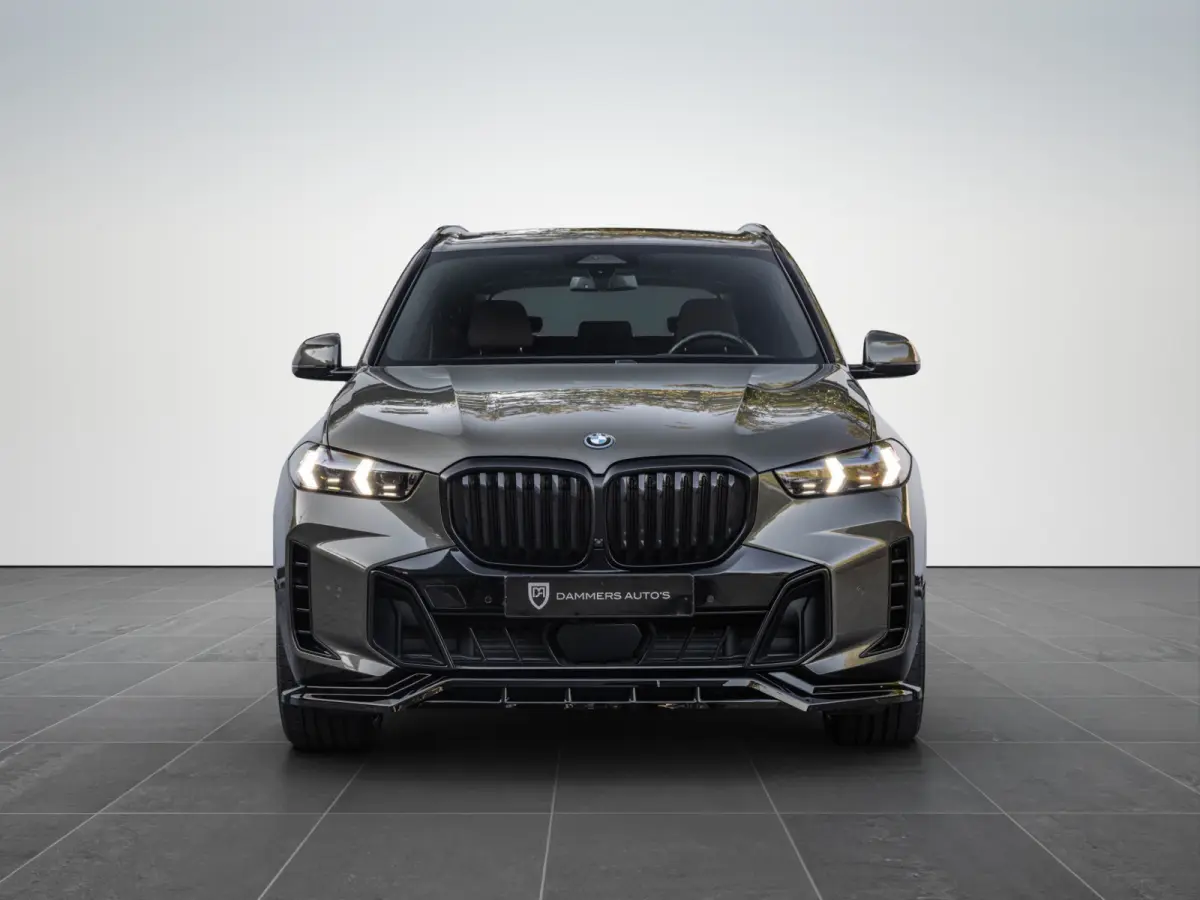 xDrive50e Launch Edition M-Sport Pro Bowers & Wilkins Sky Lounge Massage