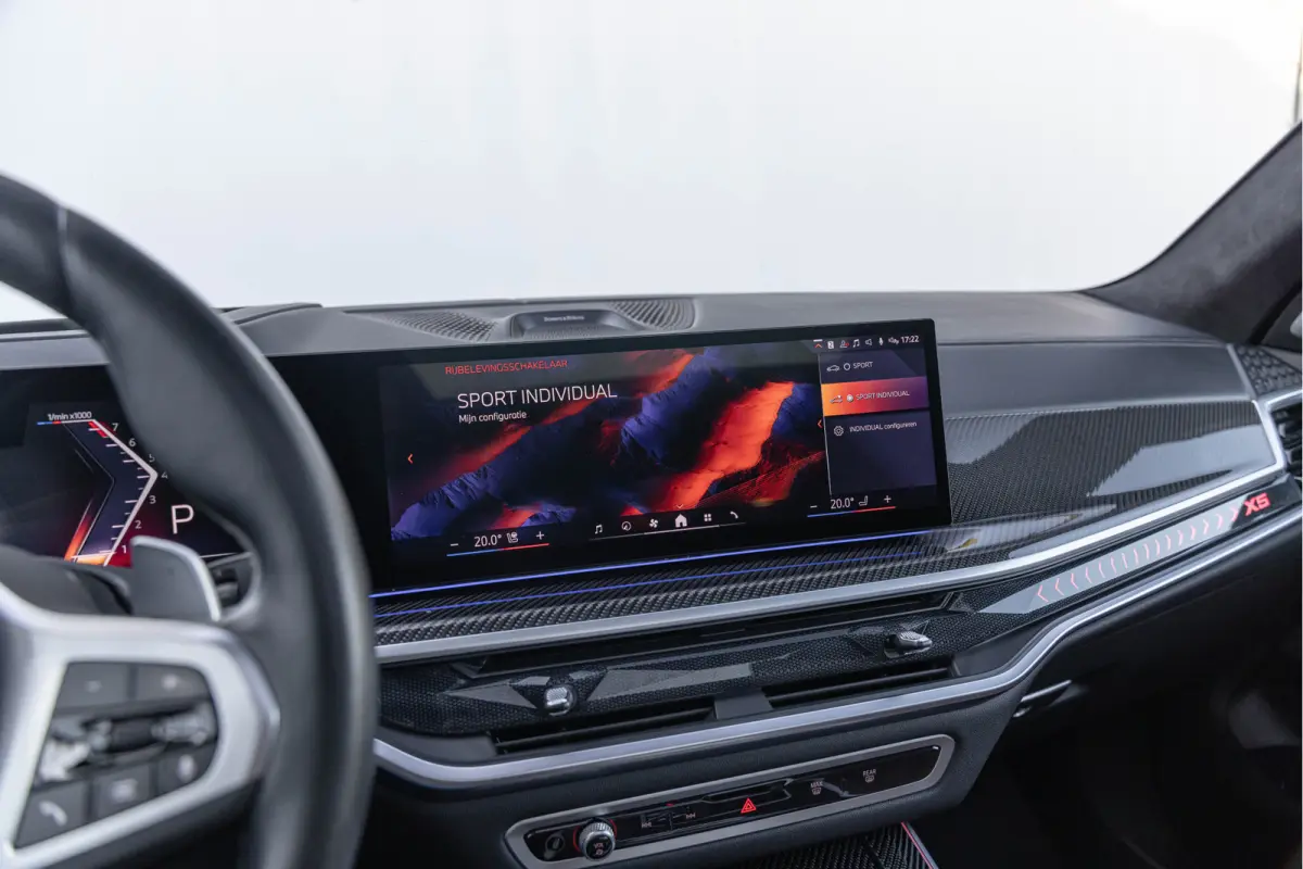 xDrive50e Launch Edition M-Sport Pro Bowers & Wilkins Sky Lounge Massage