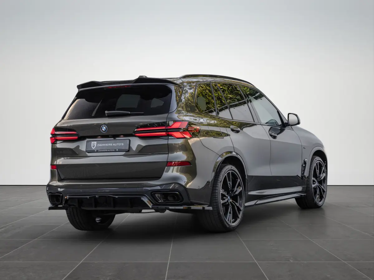 xDrive50e Launch Edition M-Sport Pro Bowers & Wilkins Sky Lounge Massage