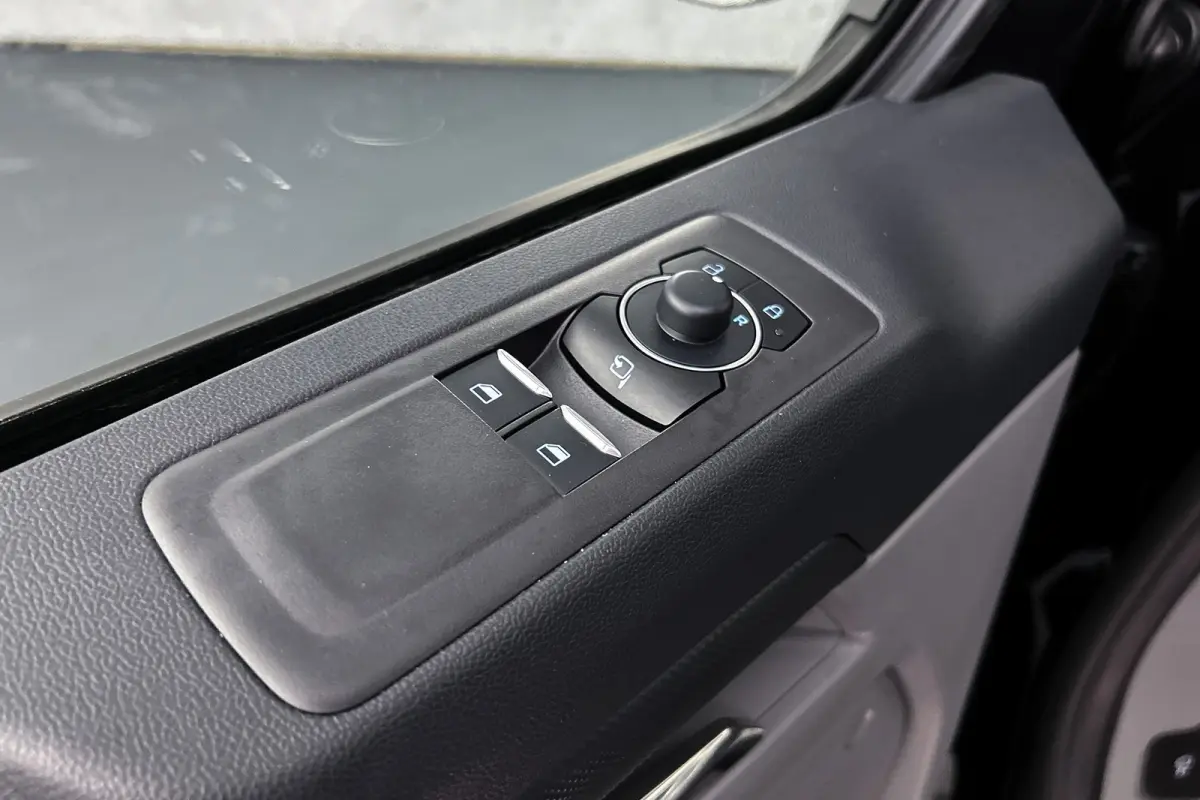 340 L2 Limited | 2x schuifdeur | 3-zitplaatsen | Stoelverwarming