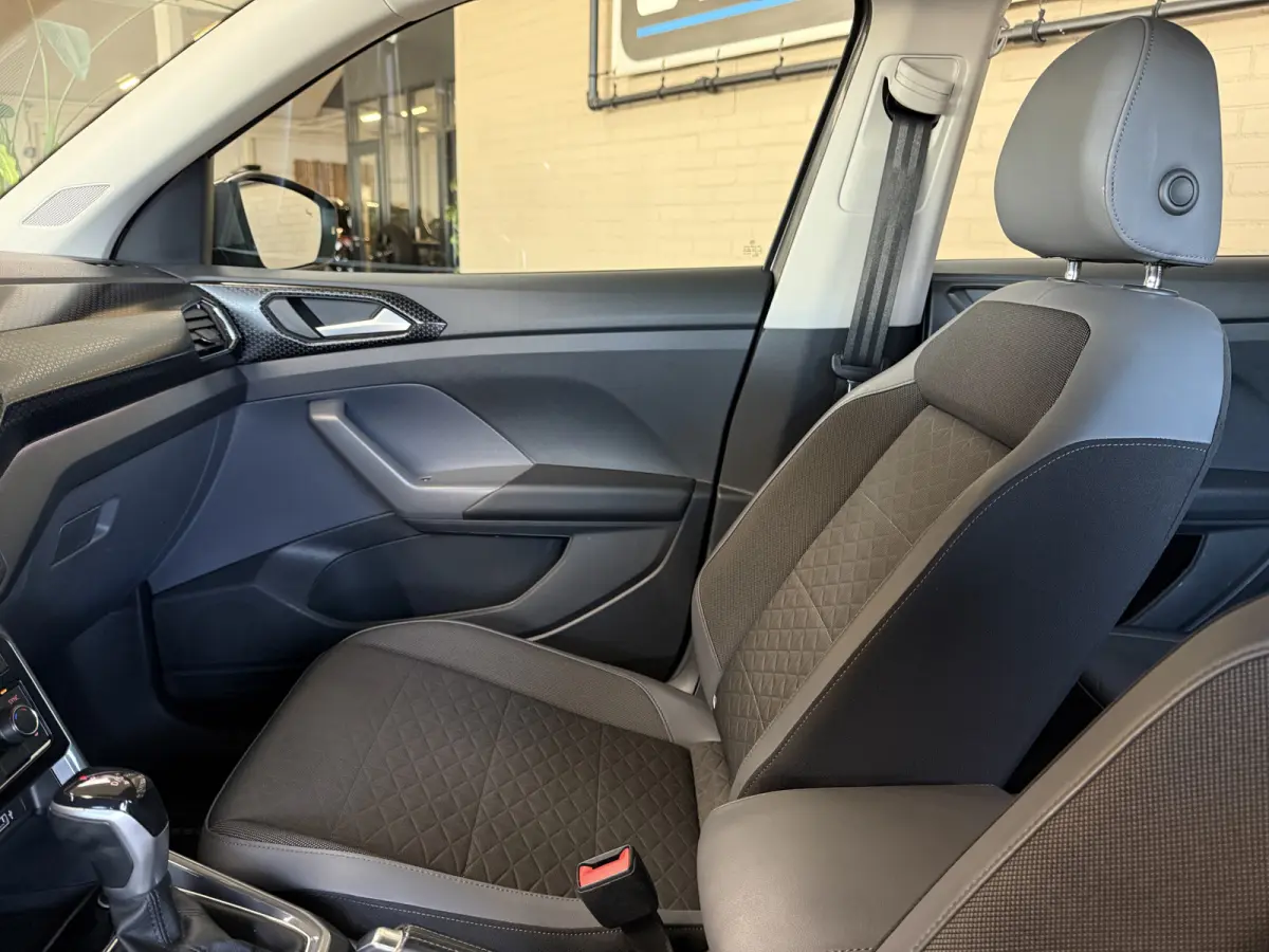 1.0 TSI DSG Style | Navi | Dode hoek | Stoelverwarming | PDC V+A | 100% Volkswagen Onderhouden!
