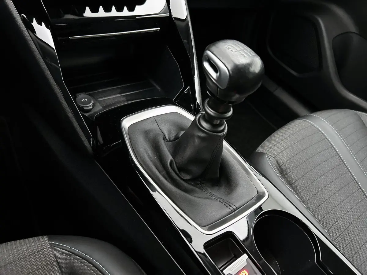 1.2 100pk Allure Pack | Trekhaak | Navigatie | Climate Control | Cruise Control | Camera | LED | 17"LMV | Apple Carplay/Android Auto |