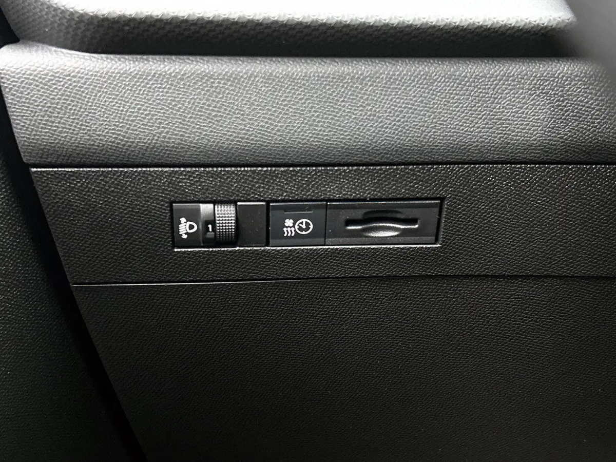 54 156pk kWh Edition Automaat | Tot 8 Jaar Garantie | Apple Carplay/Android Auto | 3-Fase Lader | Climate Control | Cruise Control | 18"LMV | Parkeersensoren | LED |