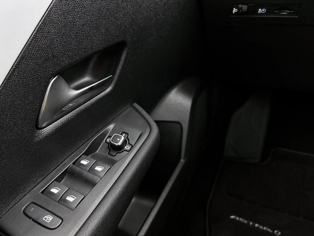 54 156pk kWh Edition Automaat | Tot 8 Jaar Garantie | Apple Carplay/Android Auto | 3-Fase Lader | Climate Control | Cruise Control | 18"LMV | Parkeersensoren | LED |
