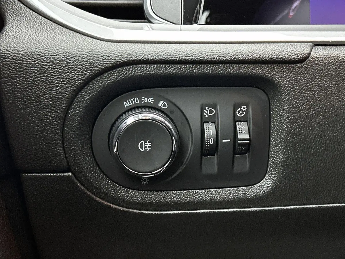 1.6 225pk Plug-In Hybrid Business Edition | Adaptieve Cruise Control | Navigatie | Stoel-/Stuurverwarming | Climate Control | Camera | 18"LMV | Dodehoekdetectie |