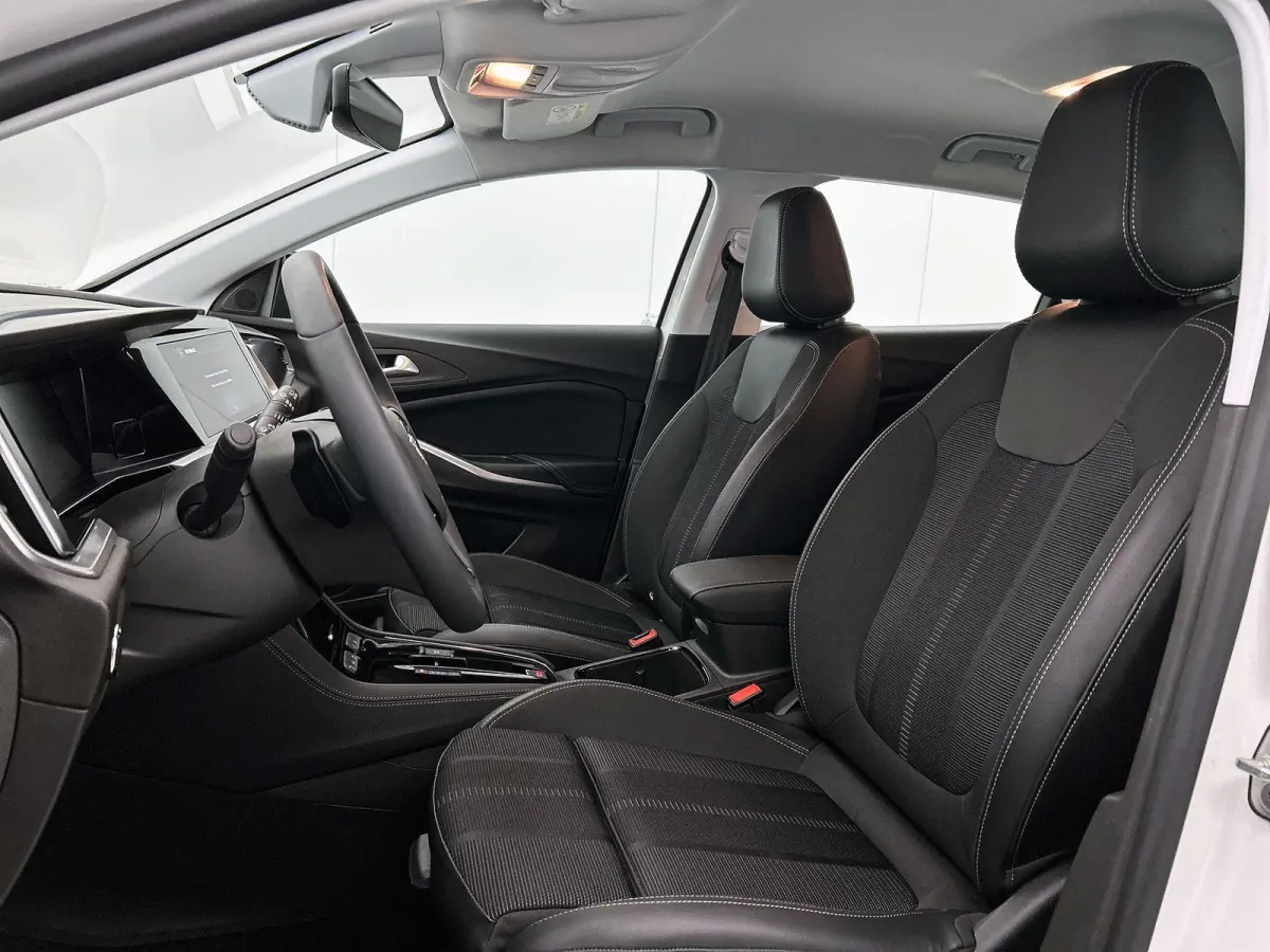 1.6 225pk Plug-In Hybrid Business Edition | Adaptieve Cruise Control | Navigatie | Stoel-/Stuurverwarming | Climate Control | Camera | 18"LMV | Dodehoekdetectie |