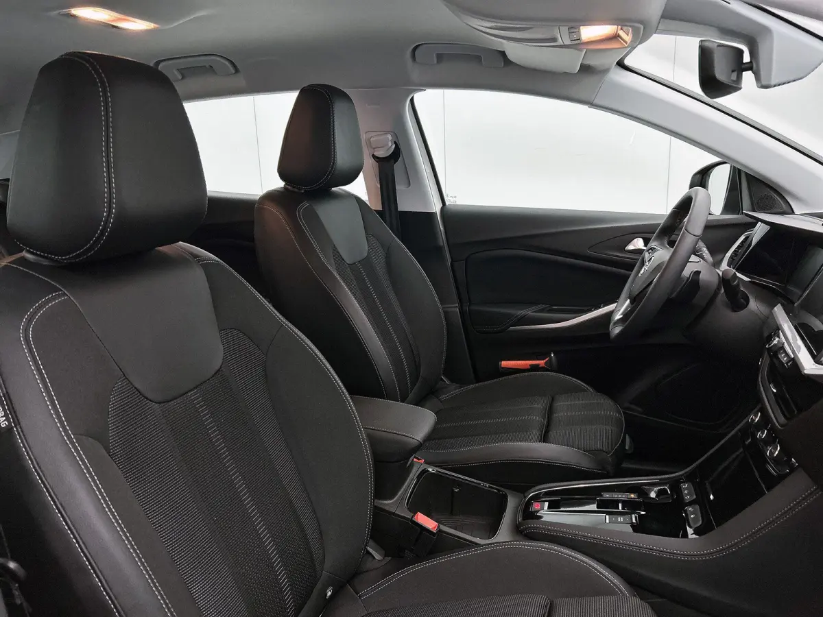 1.6 225pk Plug-In Hybrid Business Edition | Adaptieve Cruise Control | Navigatie | Stoel-/Stuurverwarming | Climate Control | Camera | 18"LMV | Dodehoekdetectie |