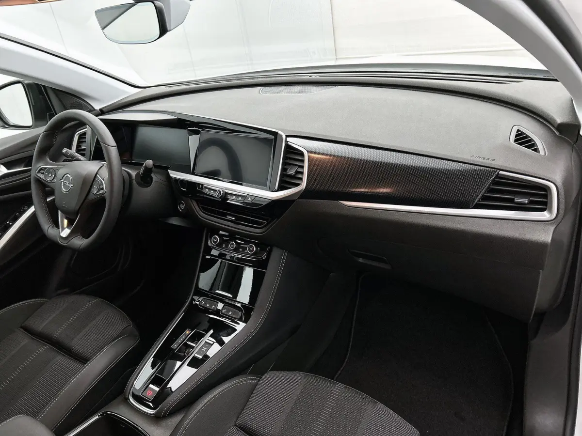 1.6 225pk Plug-In Hybrid Business Edition | Adaptieve Cruise Control | Navigatie | Stoel-/Stuurverwarming | Climate Control | Camera | 18"LMV | Dodehoekdetectie |
