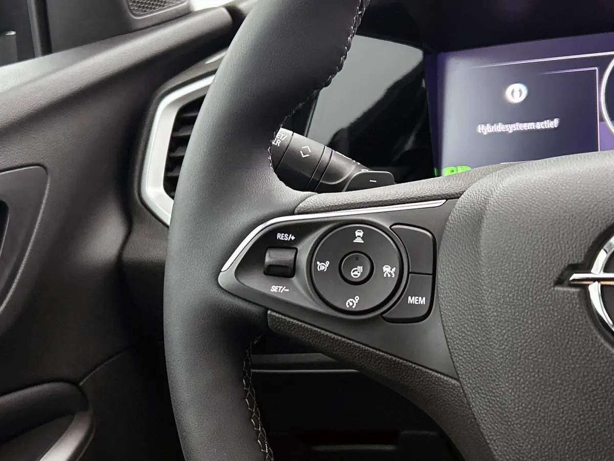 1.6 225pk Plug-In Hybrid Business Edition | Adaptieve Cruise Control | Navigatie | Stoel-/Stuurverwarming | Climate Control | Camera | 18"LMV | Dodehoekdetectie |