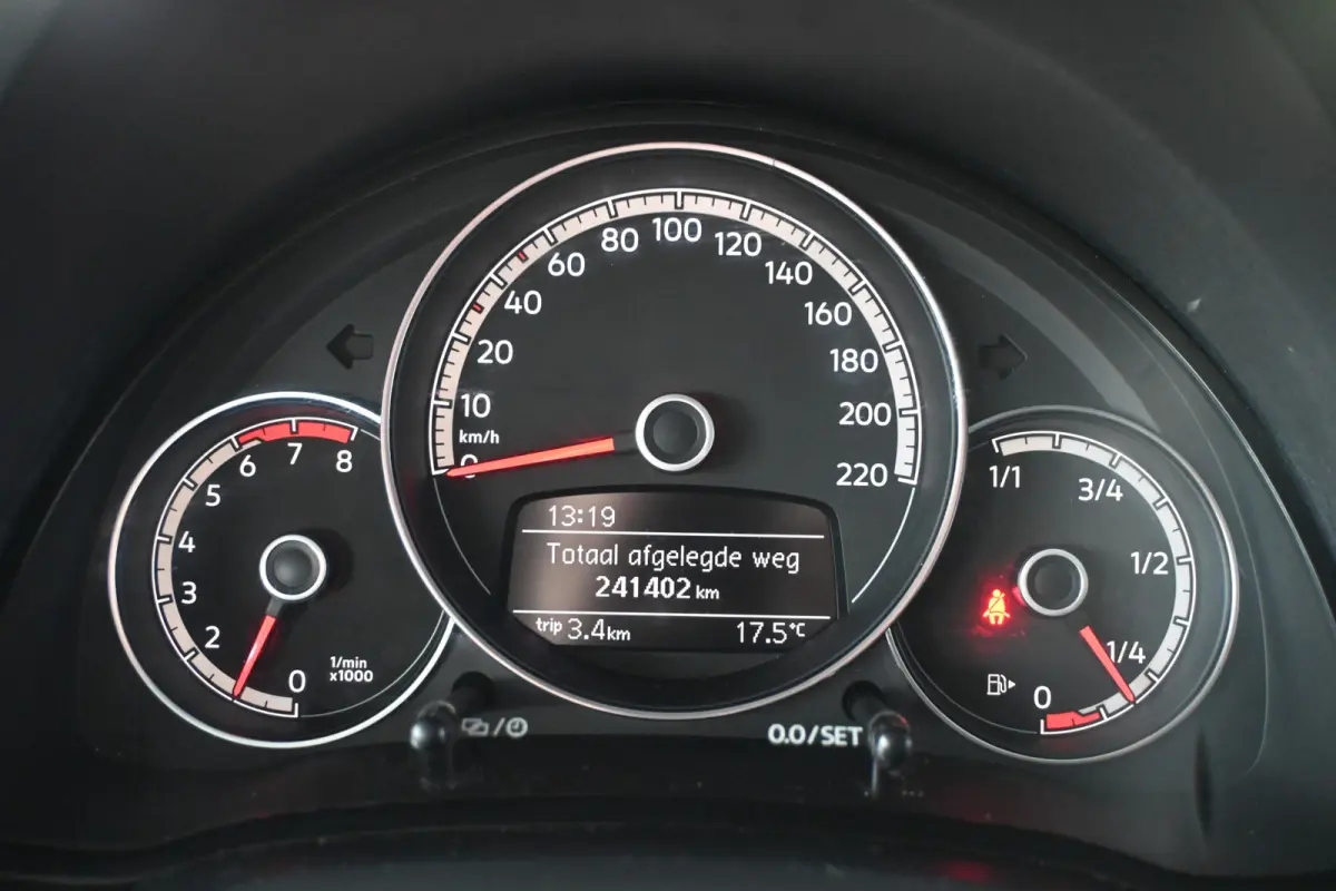 Up! 1.0 BMT High Up! Airco Cruise control Licht metaal Facelift 5-deurs PDC Inruil mogelijk