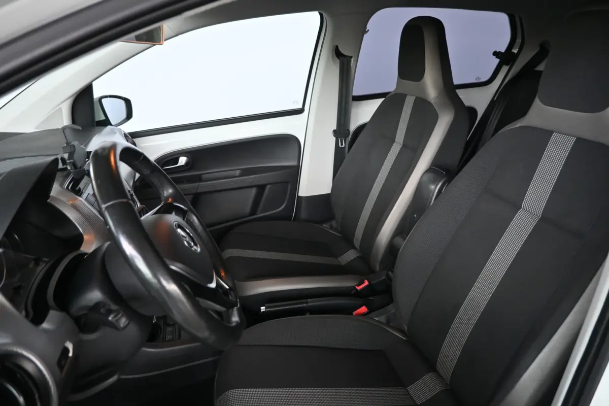 Up! 1.0 BMT High Up! Airco Cruise control Licht metaal Facelift 5-deurs PDC Inruil mogelijk
