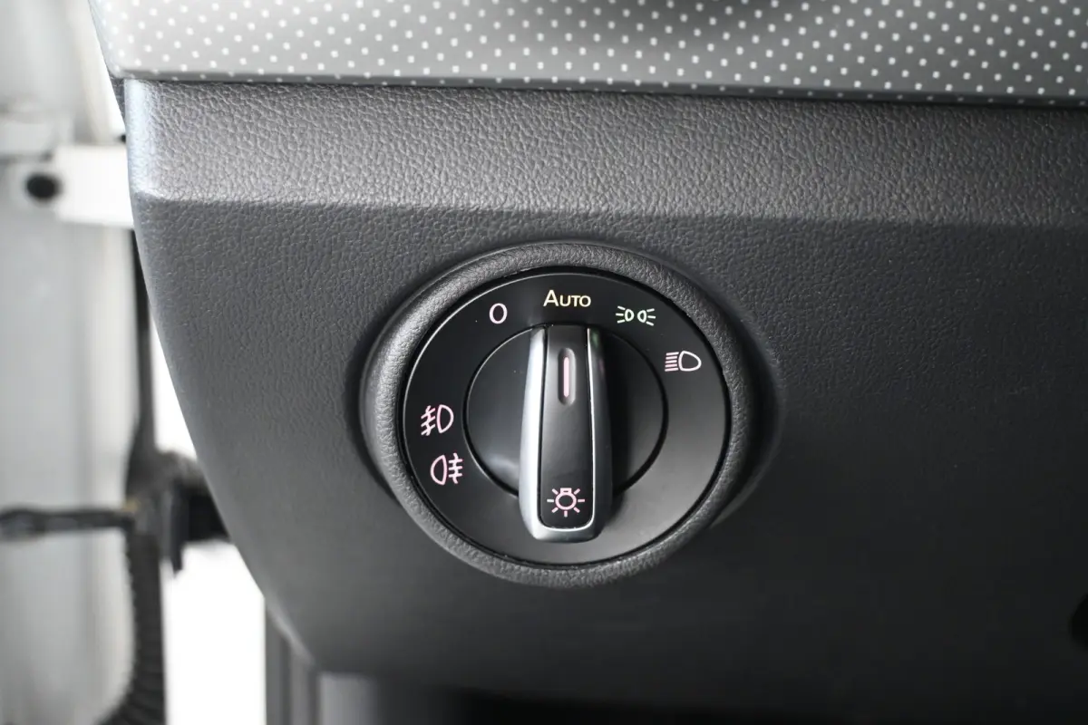 Up! 1.0 BMT High Up! Airco Cruise control Licht metaal Facelift 5-deurs PDC Inruil mogelijk