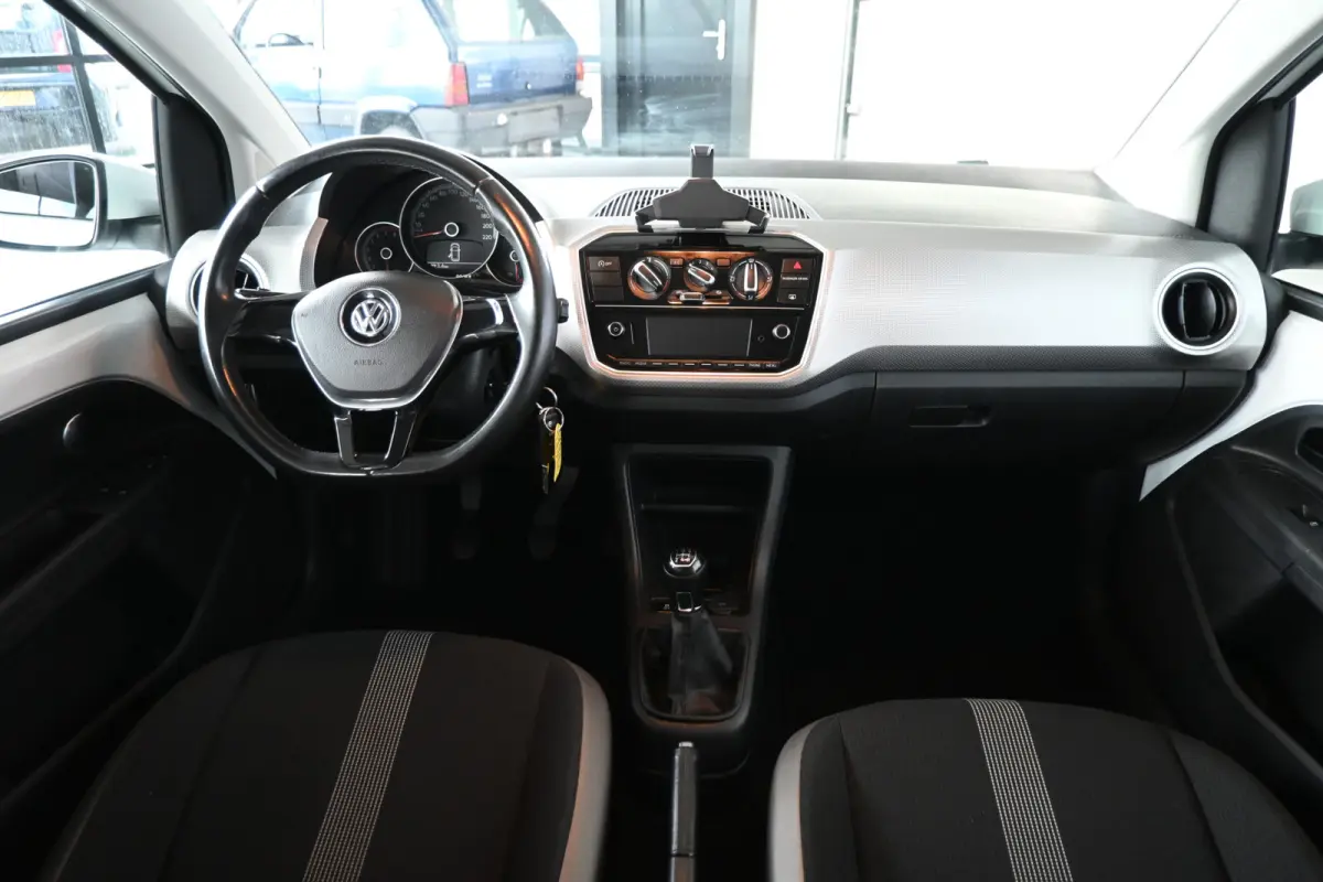 Up! 1.0 BMT High Up! Airco Cruise control Licht metaal Facelift 5-deurs PDC Inruil mogelijk
