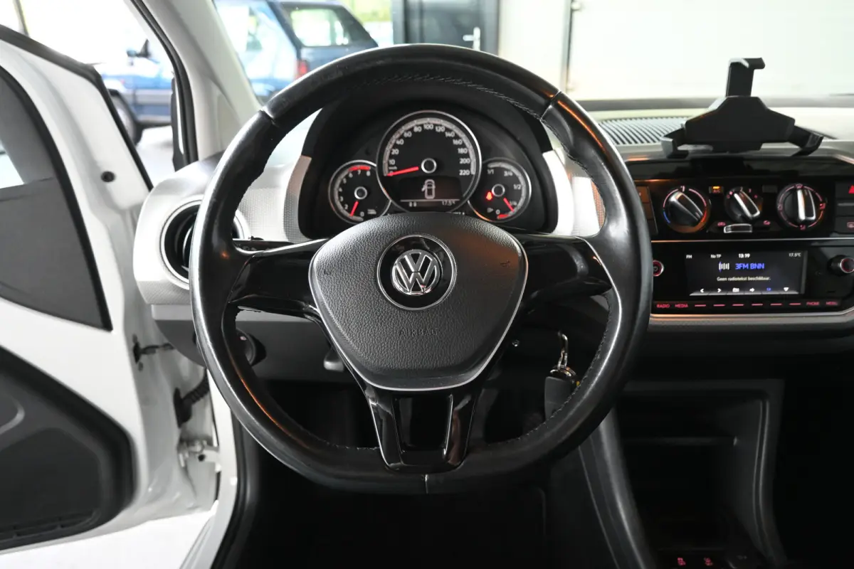 Up! 1.0 BMT High Up! Airco Cruise control Licht metaal Facelift 5-deurs PDC Inruil mogelijk