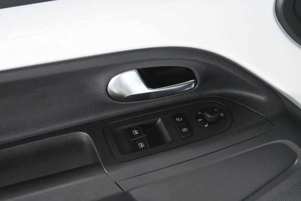 Up! 1.0 BMT High Up! Airco Cruise control Licht metaal Facelift 5-deurs PDC Inruil mogelijk