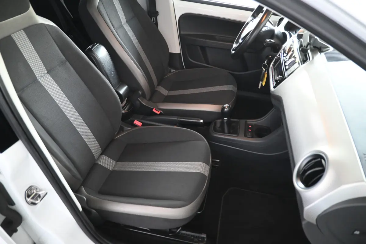 Up! 1.0 BMT High Up! Airco Cruise control Licht metaal Facelift 5-deurs PDC Inruil mogelijk