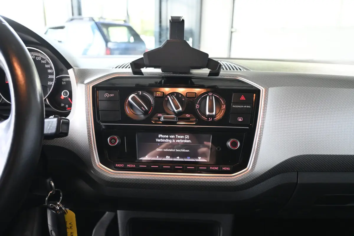 Up! 1.0 BMT High Up! Airco Cruise control Licht metaal Facelift 5-deurs PDC Inruil mogelijk