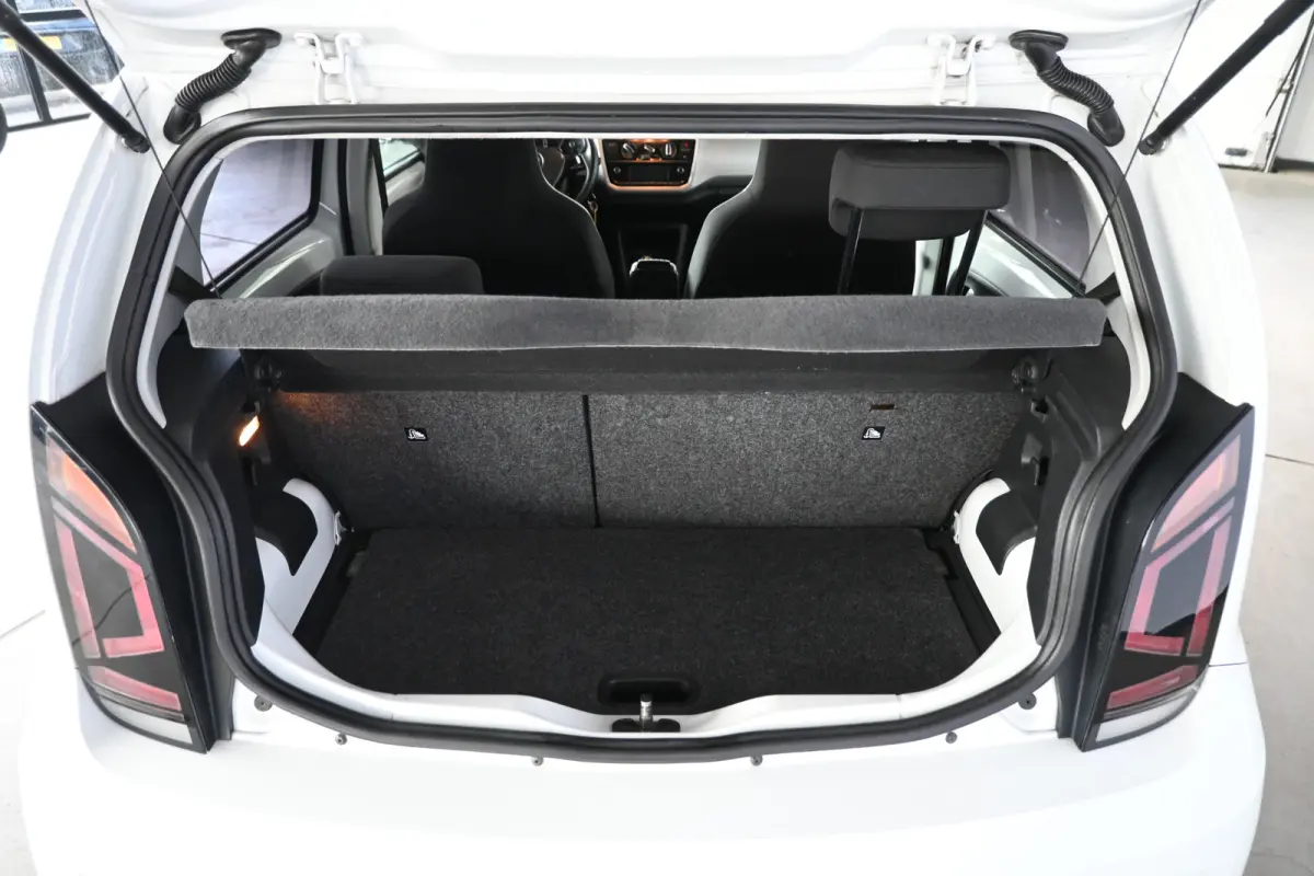 Up! 1.0 BMT High Up! Airco Cruise control Licht metaal Facelift 5-deurs PDC Inruil mogelijk