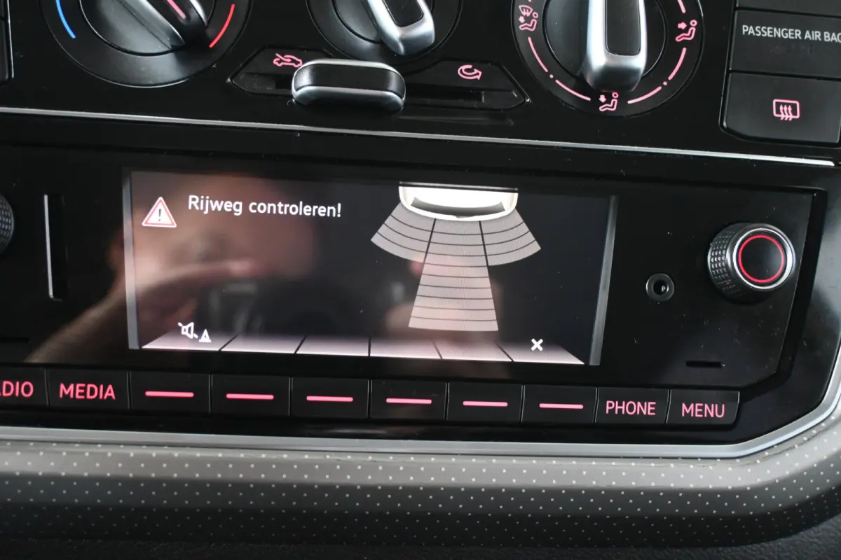 Up! 1.0 BMT High Up! Airco Cruise control Licht metaal Facelift 5-deurs PDC Inruil mogelijk