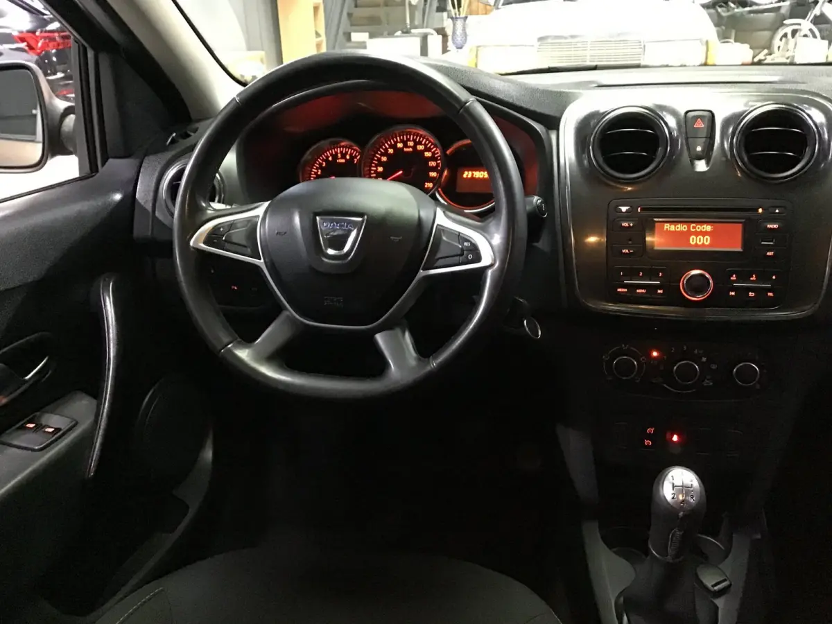 1.5 dCi Prestige I Trekhaak I Airco I Cruise I Stoelverw. I 2e Eigen I New Apk I Led I Isofix I Mistlampe I Zuinig