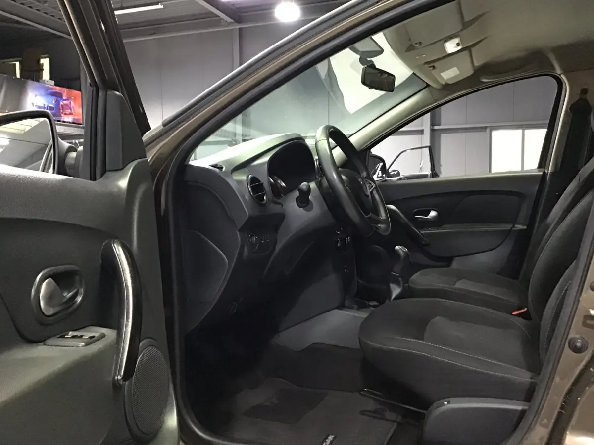 1.5 dCi Prestige I Trekhaak I Airco I Cruise I Stoelverw. I 2e Eigen I New Apk I Led I Isofix I Mistlampe I Zuinig