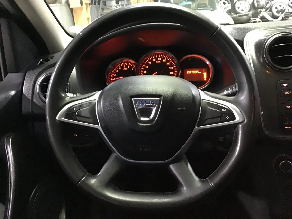1.5 dCi Prestige I Trekhaak I Airco I Cruise I Stoelverw. I 2e Eigen I New Apk I Led I Isofix I Mistlampe I Zuinig