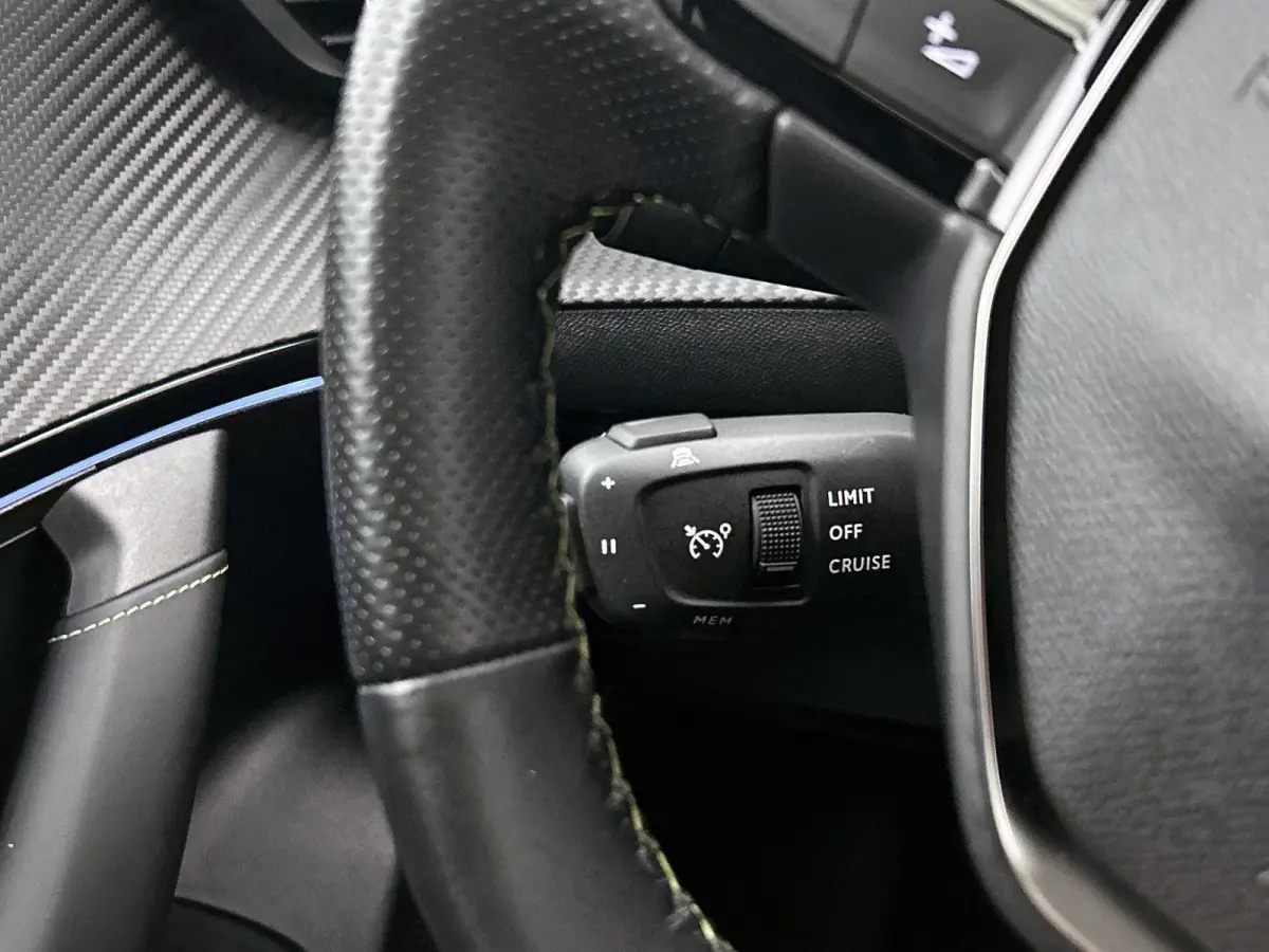EV 156pk GT 54 kWh Automaat | 1ste Eigenaar | Schuif-/Kanteldak  | Camera v+a | Leder/Alcantara | Stoel elektrisch+verwarmd+massage | Full Led koplampen | Parkeersensoren v+a | Keyless | Ada