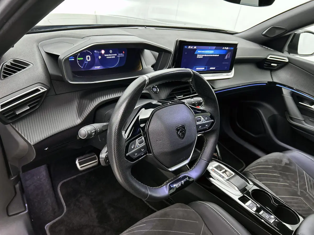 EV 156pk GT 54 kWh Automaat | 1ste Eigenaar | Schuif-/Kanteldak  | Camera v+a | Leder/Alcantara | Stoel elektrisch+verwarmd+massage | Full Led koplampen | Parkeersensoren v+a | Keyless | Ada
