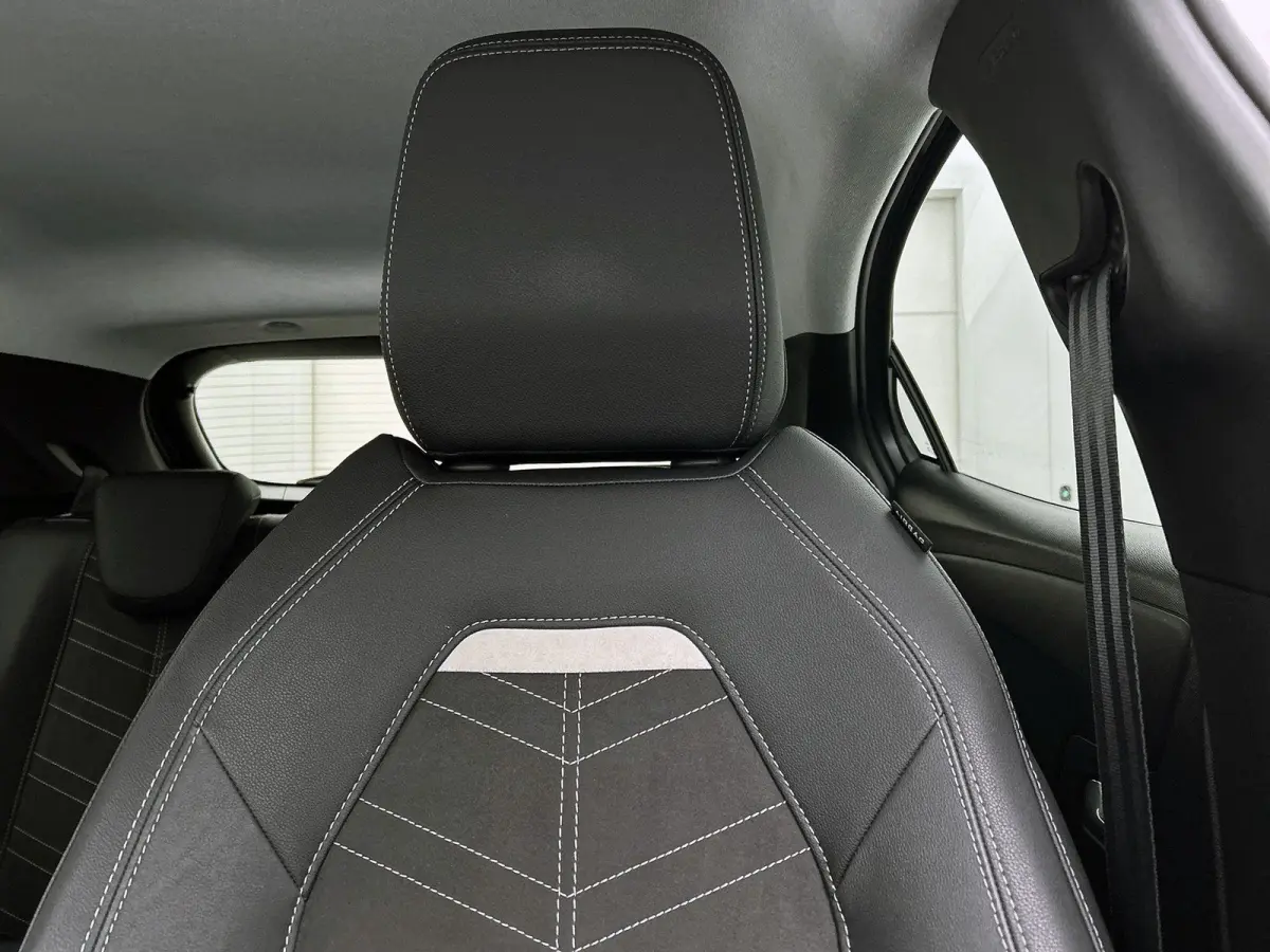 1.2 130pk Elegance Automaat | Navigatie | Climate Control | Cruise Control | Camera | 17"LMV | Apple Carplay/Android Auto | LED |