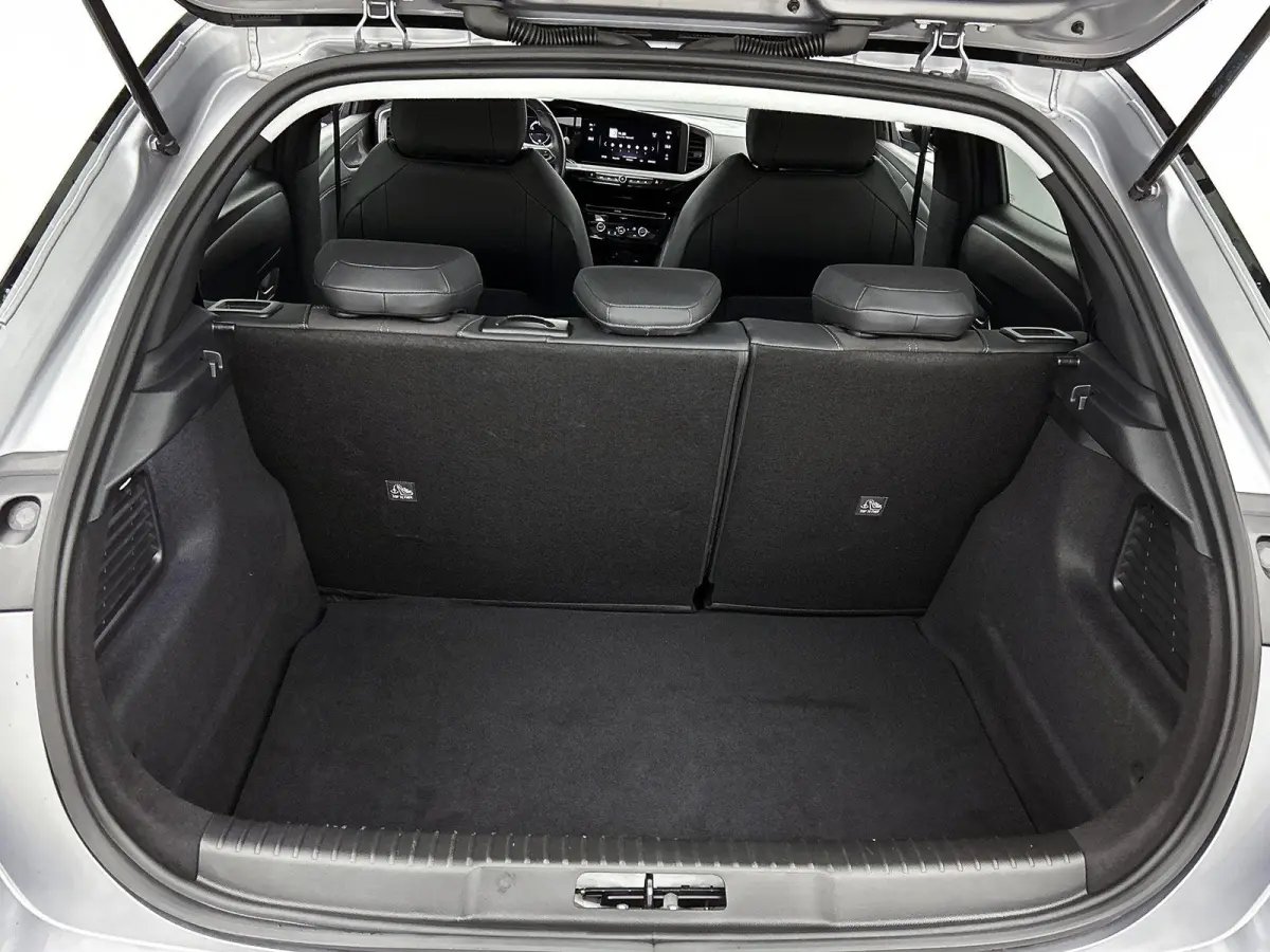 1.2 130pk Elegance Automaat | Navigatie | Climate Control | Cruise Control | Camera | 17"LMV | Apple Carplay/Android Auto | LED |