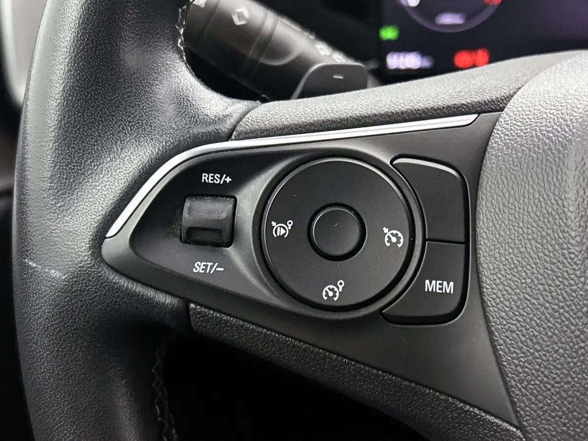 1.2 130pk Elegance Automaat | Navigatie | Climate Control | Cruise Control | Camera | 17"LMV | Apple Carplay/Android Auto | LED |