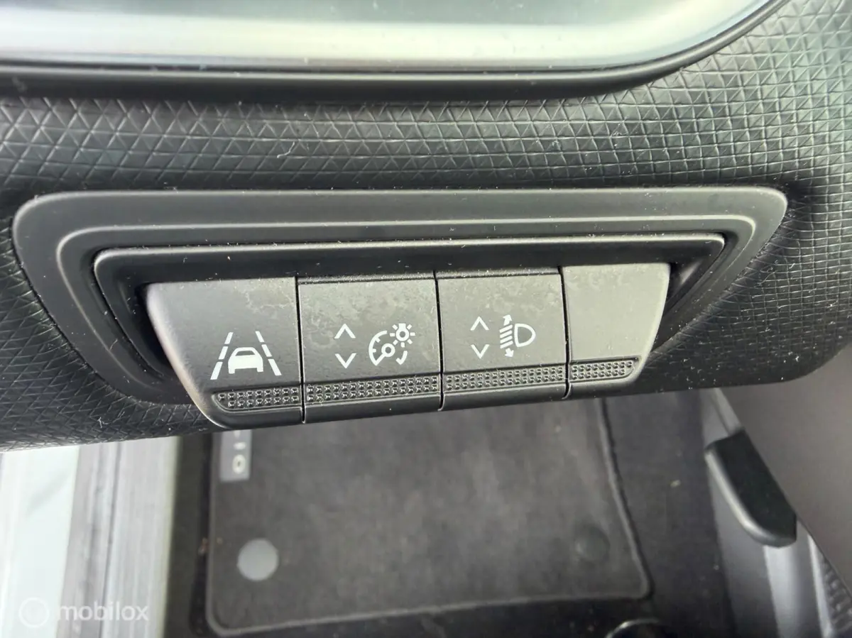 1.0 TCe Bi-Fuel Zen | Cruise | Apple Carplay |