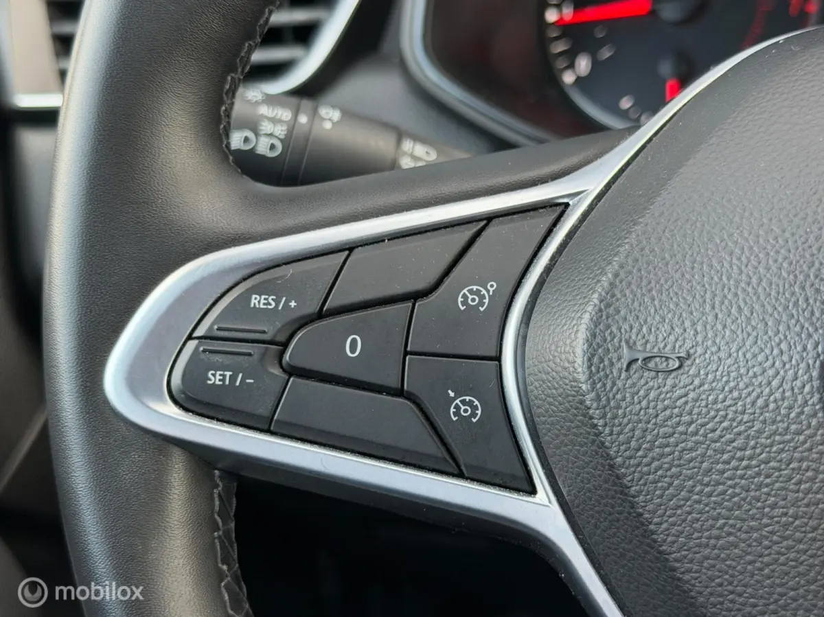 1.0 TCe Bi-Fuel Zen | Cruise | Apple Carplay |